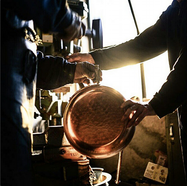 hand_riveting_copper_cookware_italy